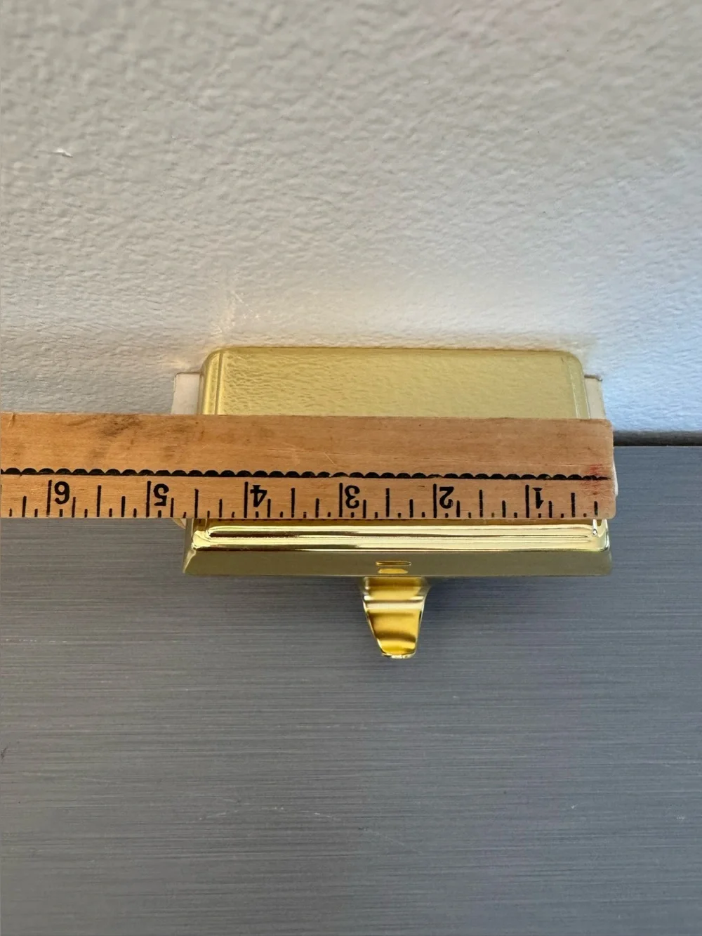 Set of 5 Gold Metal Stocking Holders / Hangers – New